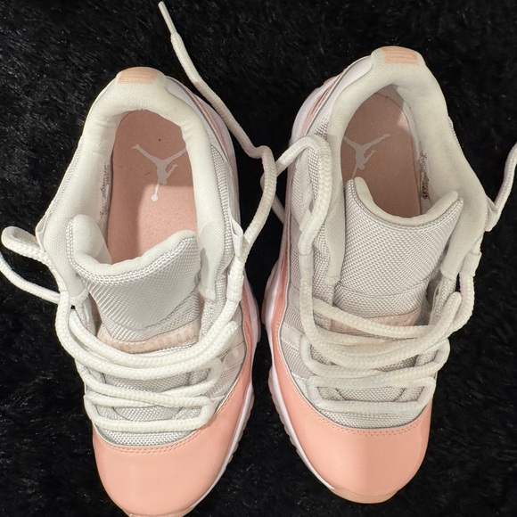 Jordan 11 Retro Low Shoes White/Legend Pink - Picture 8 of 8